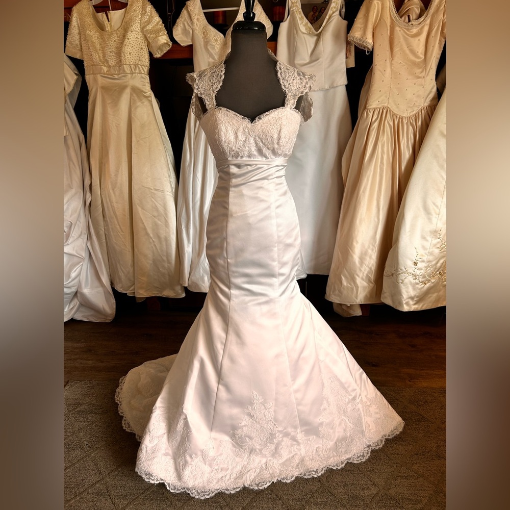 White Satin Mermaid Wedding Dress with Lace Cap Sleeves